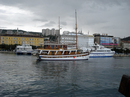 09 Noch sind wir im Hafen von Rijeka